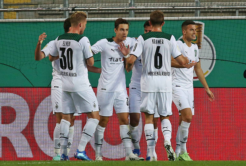  德甲揭幕战拜仁横扫对手展现卫冕气势  