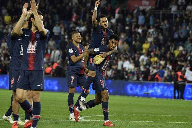  巴黎圣日耳曼主场大胜里昂登顶积分榜  