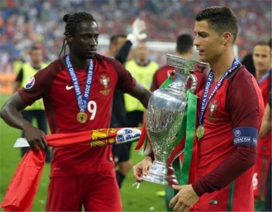  利物浦绝杀功臣争议庆祝染红引发赛后风波